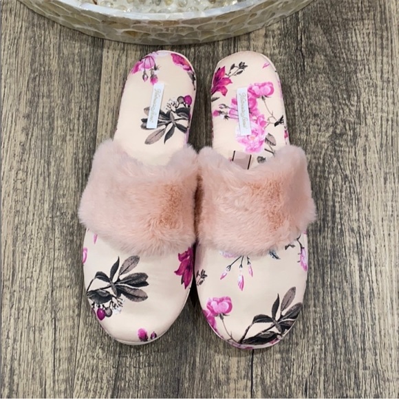 Victoria Secret VS Satin Floral Pink Faux Fur Slippers - Picture 3 of 8